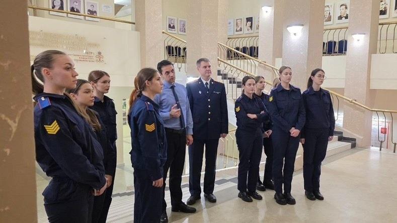 Курсанты Санкт-Петербургской академии Следственного комитета познакомились с историей ленинградской милиции в годы блокады Курсанты Санкт-Петербургской академии Следственного комитета познакомились с историей ленинградской милиции в годы блокады