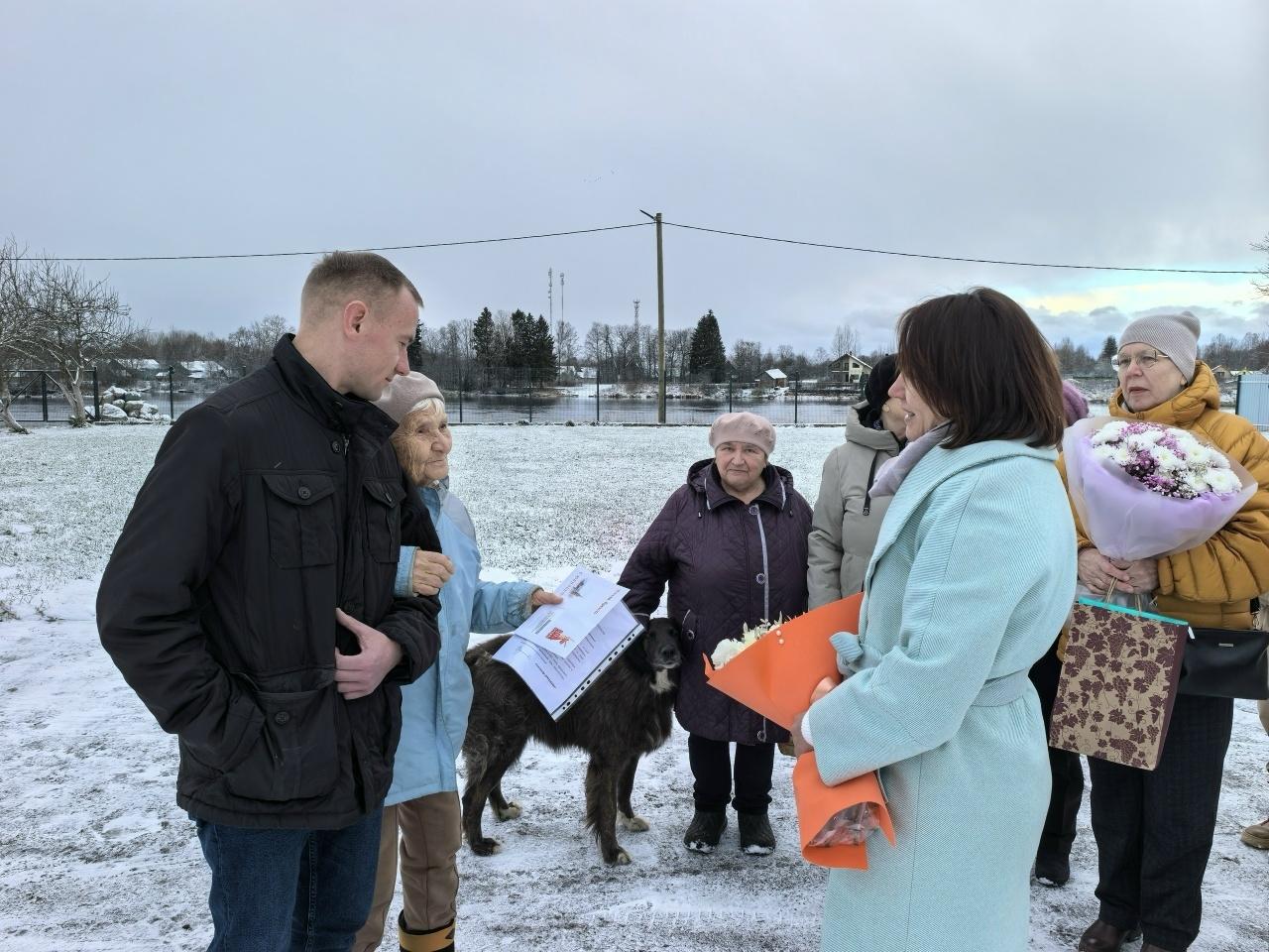 Жительница Лодейнопольского района Александра Жданова отметила 95-летие Жительница Лодейнопольского района Александра Жданова отметила 95-летие