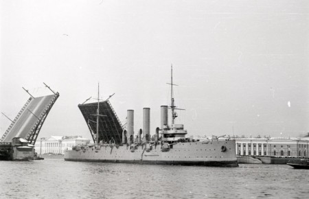 Андрей Марочко: #Дата. 17 ноября 1948 года — крейсер «Аврора» поставили на вечную стоянку в Санкт-Петербурге