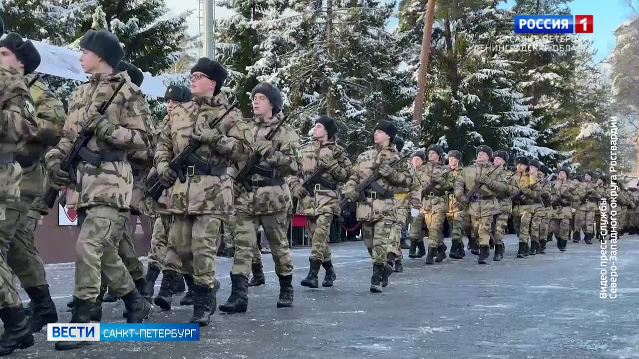 В Ленинградской области призывники-росгвардейцы торжественно приняли военную присягу