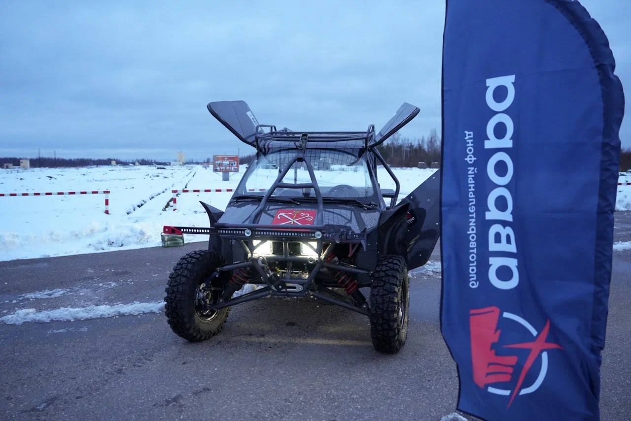 Испытали на полигоне боевой багги «Тачанка» — ту самую машину, которую мы готовим для Ленинградского полка Испытали на полигоне боевой багги «Тачанка» — ту самую машину, которую мы готовим для Ленинградского полка