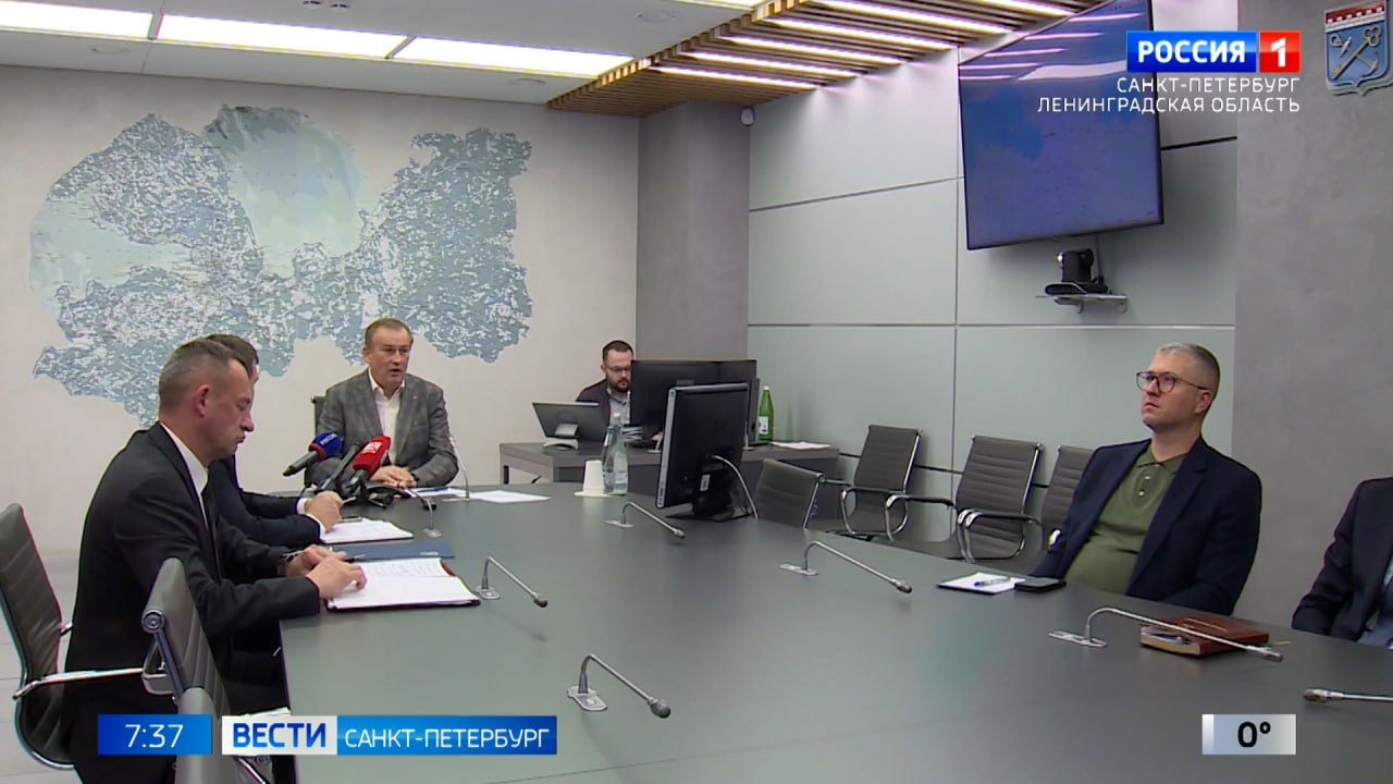 Губернатор Ленинградской области Александр Дрозденко в течение часа, с 16.00 до 17.00, будет лично принимать телефонные звонки от жителей региона