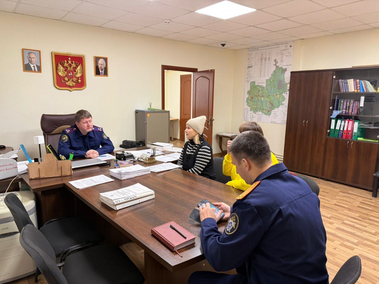 Заместитель руководителя следственного управления СК России по Ленинградской области провел выездной прием граждан в Бокситогорске и Тихвине