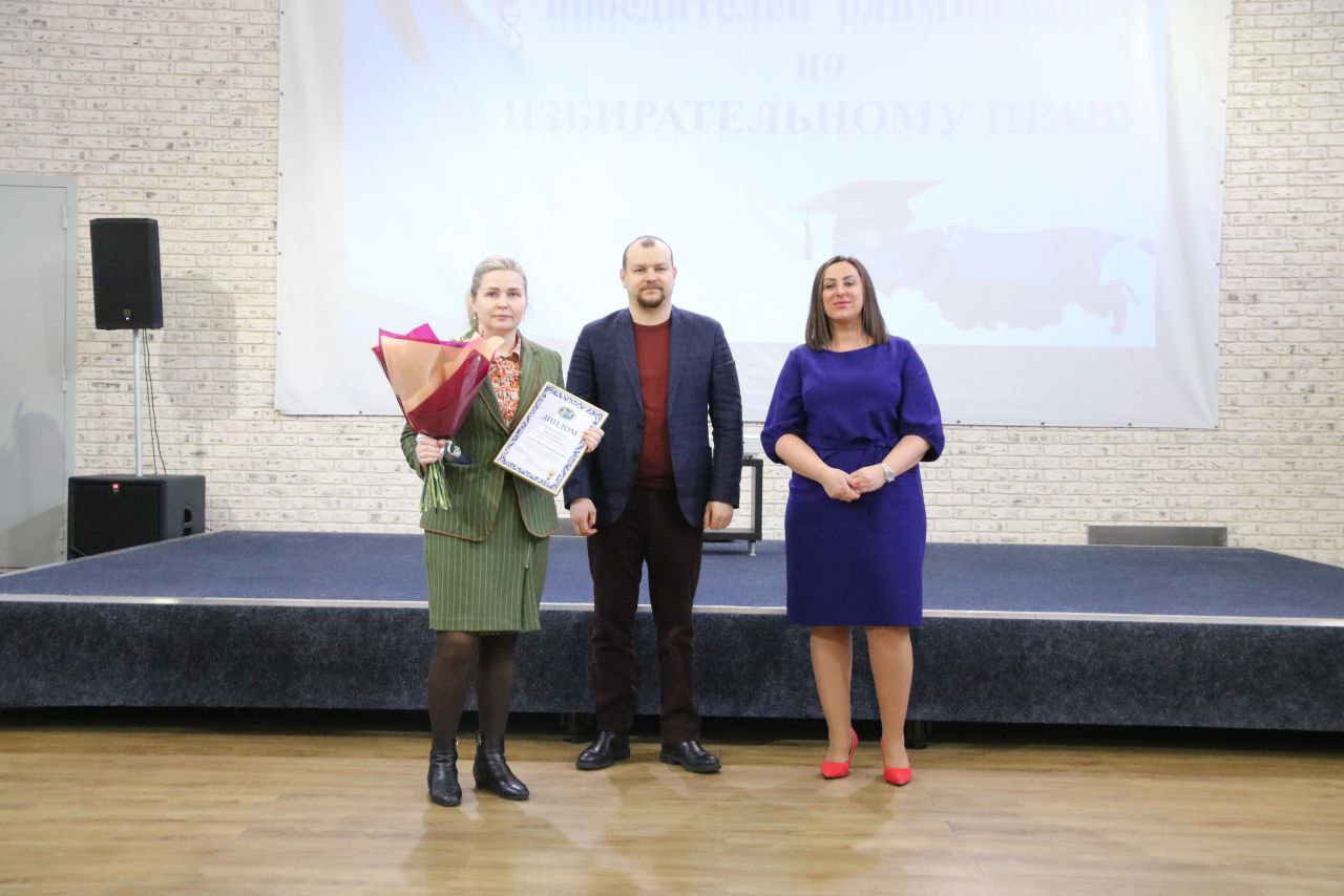 Сегодня героем нашей рубрики «Одна судьба – одна Победа!» стала наша коллега Лилия Борзова, председатель территориальной избирательной комиссии Кировского района Сегодня героем нашей рубрики «Одна судьба – одна Победа!» стала наша коллега Лилия Борзова, председатель территориальной избирательной комиссии Кировского района