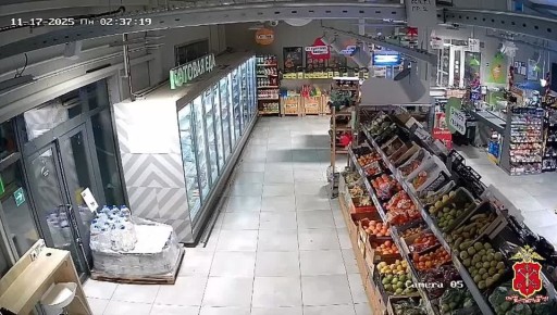 Орудовавшие по ночам серийные похитители сигарет из магазинов в Ленобласти задержаны полицейскими