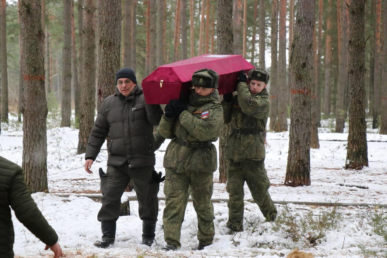 Останки 90 бойцов Красной Армии предали земле в Кировском районе Останки 90 бойцов Красной Армии предали земле в Кировском районе