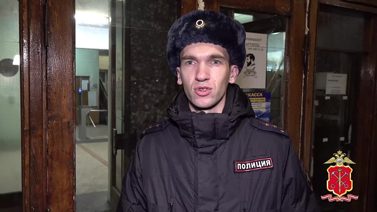 Комментарий:старший инспектор 3-его отдела УОООПиВОИВ ГУ МВД России по Санкт-Петербургу и Ленинградской области, капитан полиции Максим Смирнов