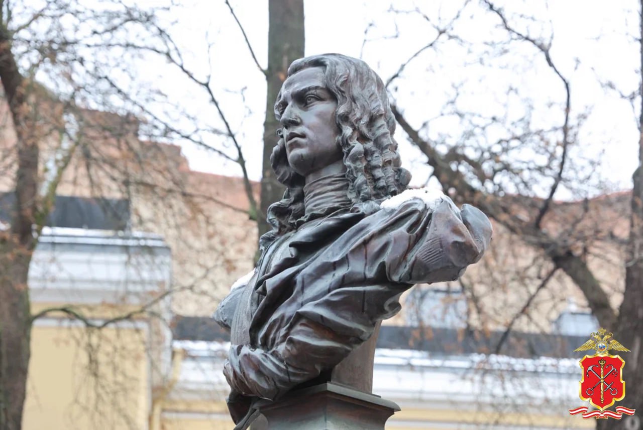 Сотрудники ГУ МВД России провели экскурсию для юных петербуржцев по местам "полицейской" истории города Сотрудники ГУ МВД России провели экскурсию для юных петербуржцев по местам "полицейской" истории города