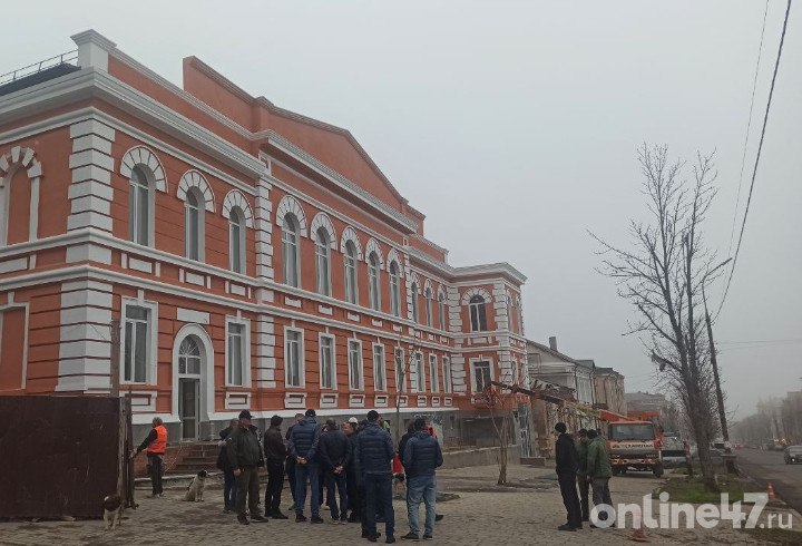 Александр Дрозденко: У ленинградцев в Мариуполе миссия "культурного строительства"