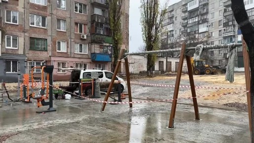 Ленобласть восстанавливает дома и детский ресурсный центр в подшефном Енакиево