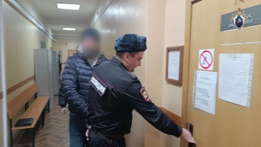 По ходатайству следствия судом бывшему и действующему заместителю главы администрации Тосненского района, подозреваемых в мошенничестве с земельными участками в особо крупном размере, избрана мера пресечения в виде...