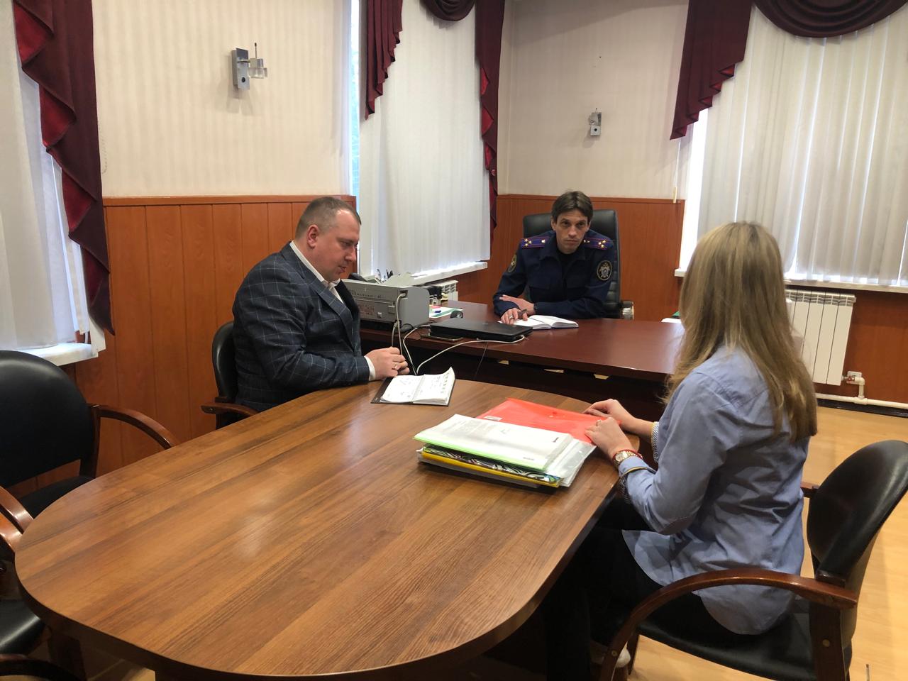 Заместитель руководителя Следственного управления СК России по Ленинградской области провел выездной прием граждан в городе Приозерске Заместитель руководителя Следственного управления СК России по Ленинградской области провел выездной прием граждан в городе Приозерске