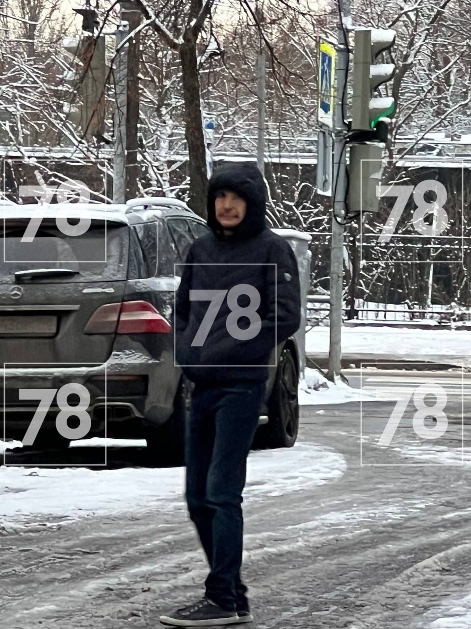 Подозрительного мужчину выпроводили из школы на Маршала Тухачевского Подозрительного мужчину выпроводили из школы на Маршала Тухачевского