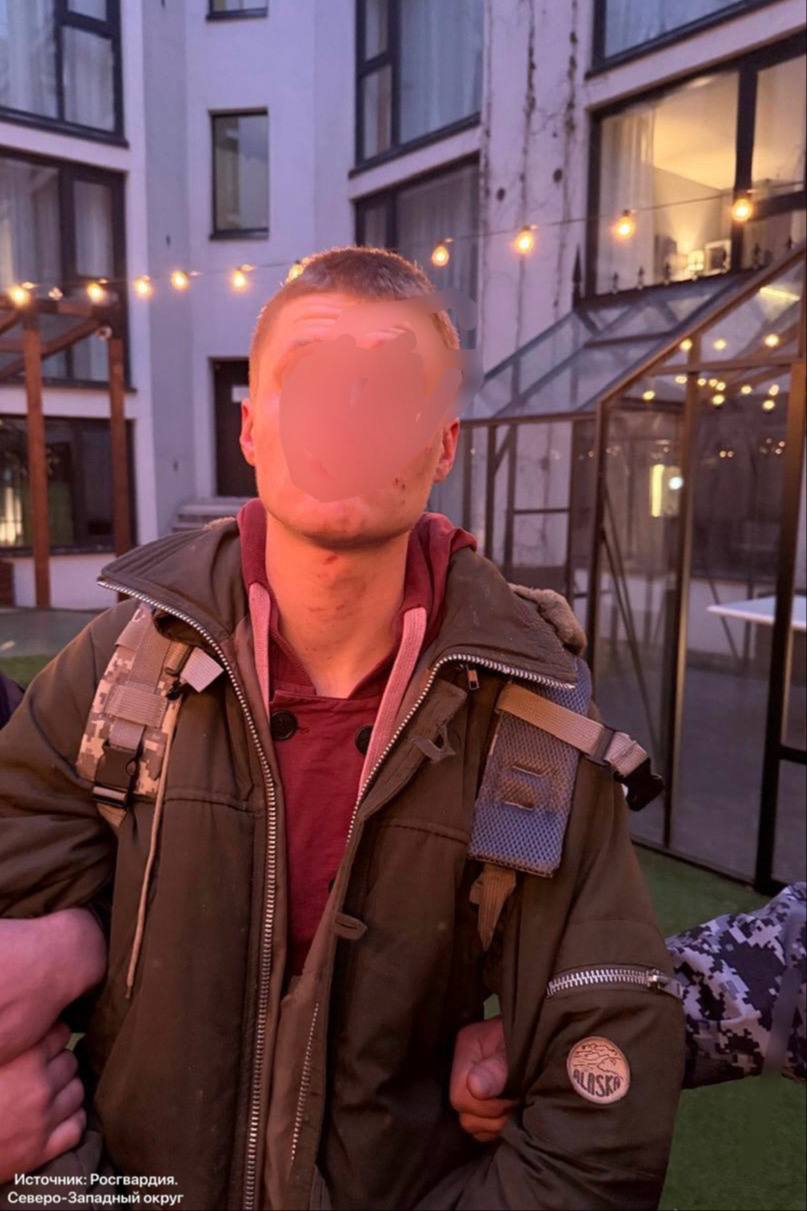 В Петербурге задержали молодого человека, метавшего страйкбольные гранаты в апарт-отеле на Херсонской улице В Петербурге задержали молодого человека, метавшего страйкбольные гранаты в апарт-отеле на Херсонской улице