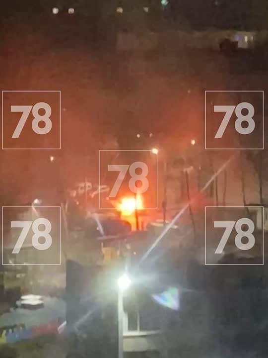 На парковке возле дома №25 по улице Гагарина в Выборге сгорела иномарка