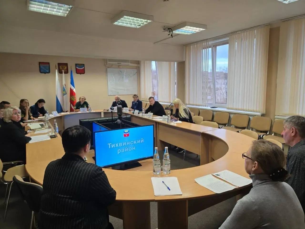 Заместителем Тихвинского городского прокурора проведен личный прием граждан — участников специальной военной операции и членов их семей