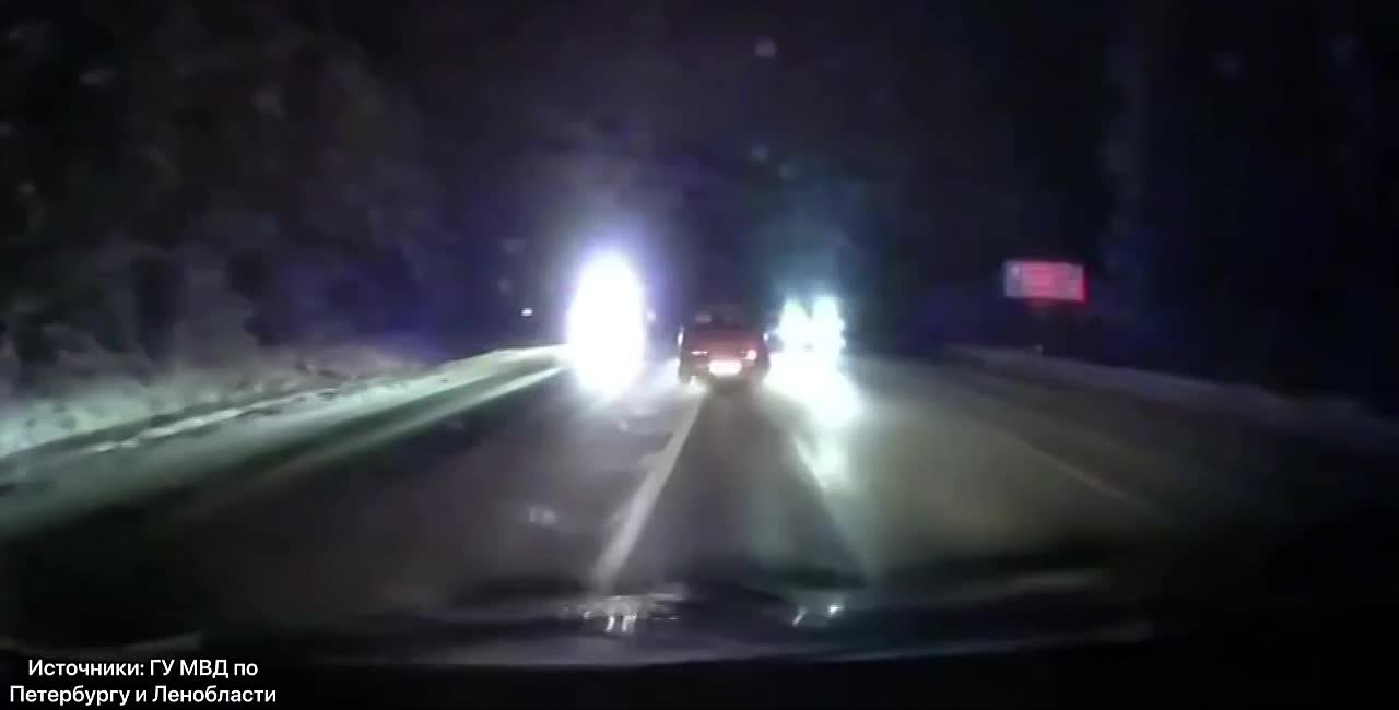 Водитель шальной «Нивы» без прав устроил гонку с полицией в Ленобласти