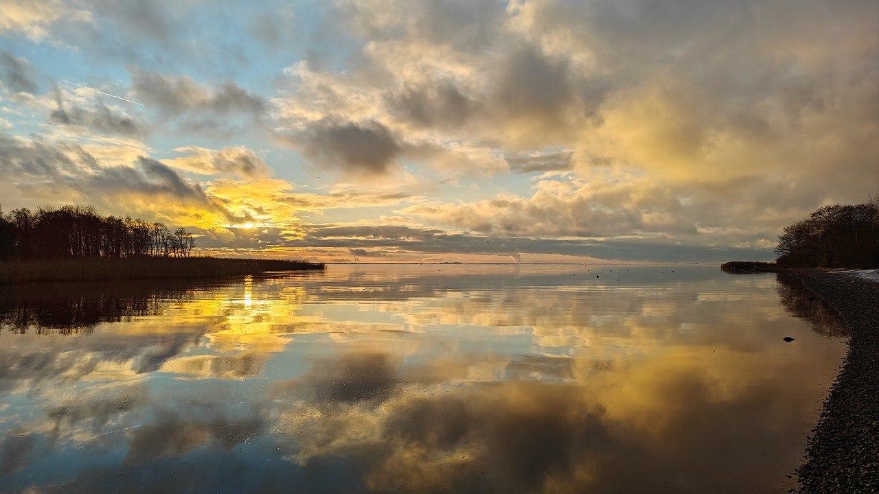 Павел Глазков поделился волшебными снимками Финского залива