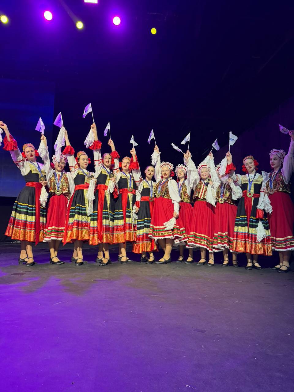 Ансамбль танца «Дивертисмент» из Выборгского района Ленинградской области завоевал звание лауреата I степени на престижных международных соревнованиях – Первых Всемирных Пифийских играх в Дубае Ансамбль танца «Дивертисмент» из Выборгского района Ленинградской области завоевал звание лауреата I степени на престижных международных соревнованиях – Первых Всемирных Пифийских играх в Дубае