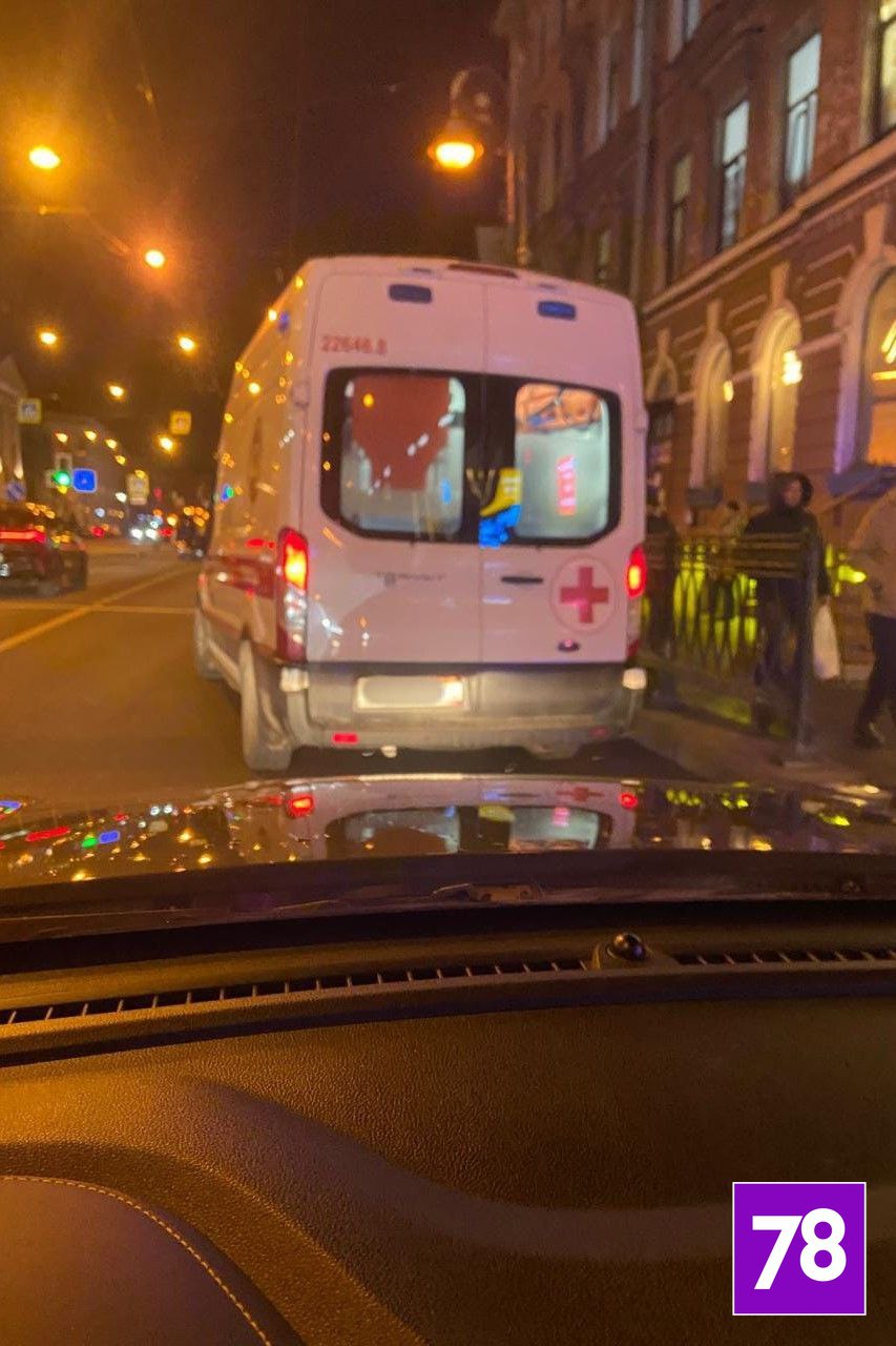 Два фельдшера скорой помощи получили побои от буйных пациентов Два фельдшера скорой помощи получили побои от буйных пациентов