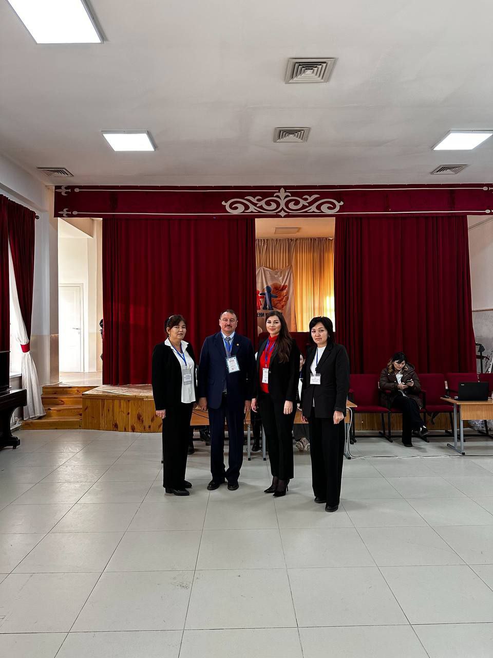 Председатель Избирательной комиссии Ленинградской области Михаил Лебединский по приглашению Центральной комиссии по выборам и проведению референдумов Кыргызской Республики принимает участие в качестве международного... Председатель Избирательной комиссии Ленинградской области Михаил Лебединский по приглашению Центральной комиссии по выборам и проведению референдумов Кыргызской Республики принимает участие в качестве международного...