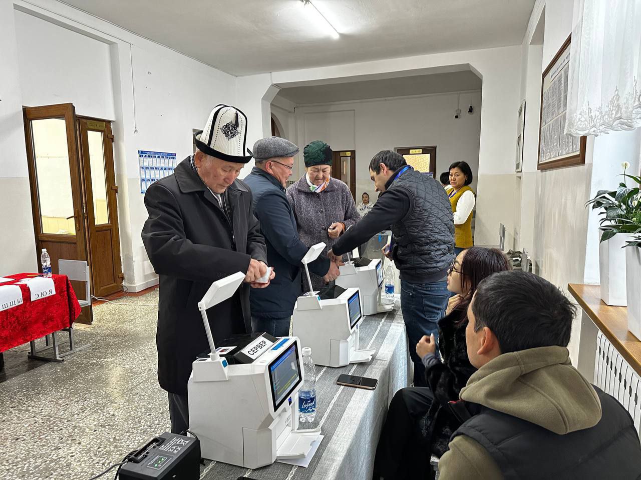 Председатель Избирательной комиссии Ленинградской области Михаил Лебединский по приглашению Центральной комиссии по выборам и проведению референдумов Кыргызской Республики принимает участие в качестве международного... Председатель Избирательной комиссии Ленинградской области Михаил Лебединский по приглашению Центральной комиссии по выборам и проведению референдумов Кыргызской Республики принимает участие в качестве международного...