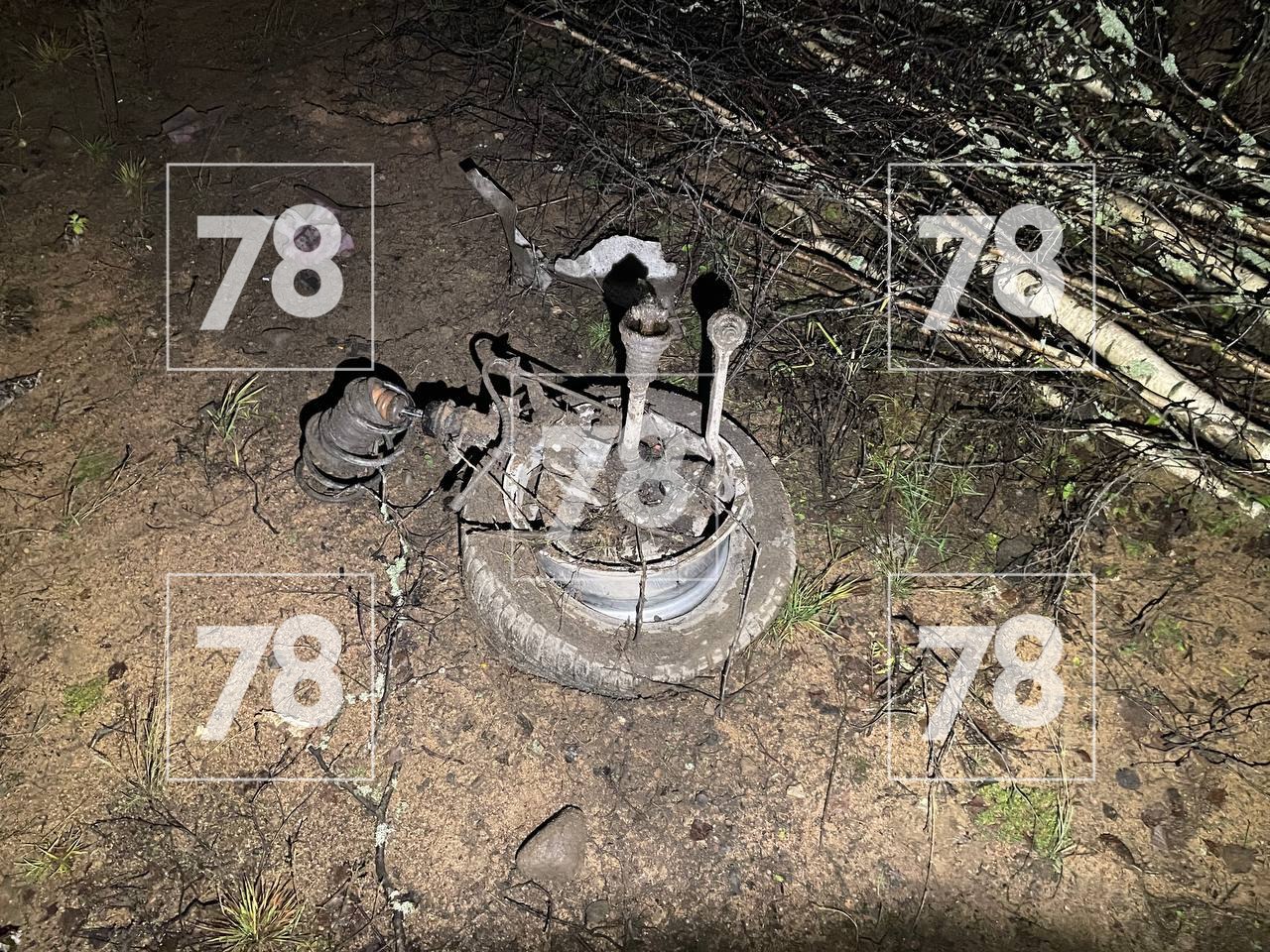 Автомобиль вылетел за барьерное ограждение в Ленобласти Автомобиль вылетел за барьерное ограждение в Ленобласти