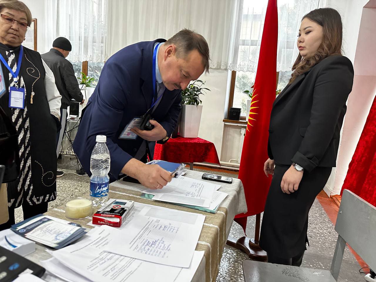 Председатель Избирательной комиссии Ленинградской области Михаил Лебединский по приглашению Центральной комиссии по выборам и проведению референдумов Кыргызской Республики принимает участие в качестве международного... Председатель Избирательной комиссии Ленинградской области Михаил Лебединский по приглашению Центральной комиссии по выборам и проведению референдумов Кыргызской Республики принимает участие в качестве международного...