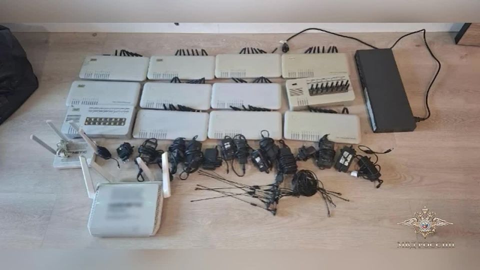 В Петербурге ликвидировали техцентр телефонных мошенников