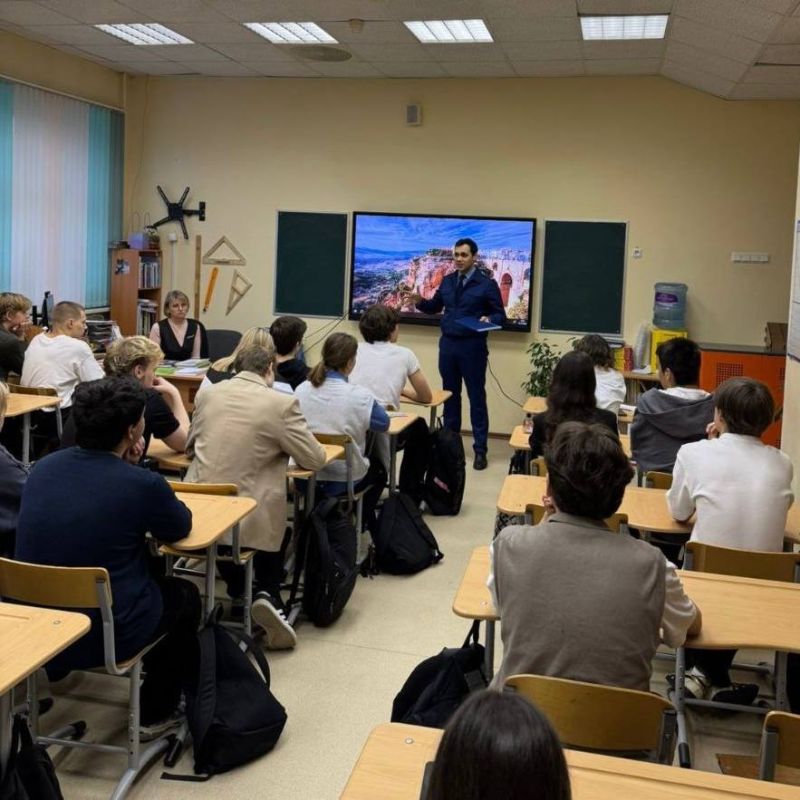 Прокуратура Выборгского района г. Санкт-Петербурга провела для школьников лекцию по безопасности в сети «Интернет» и профилактике дистанционного мошенничества