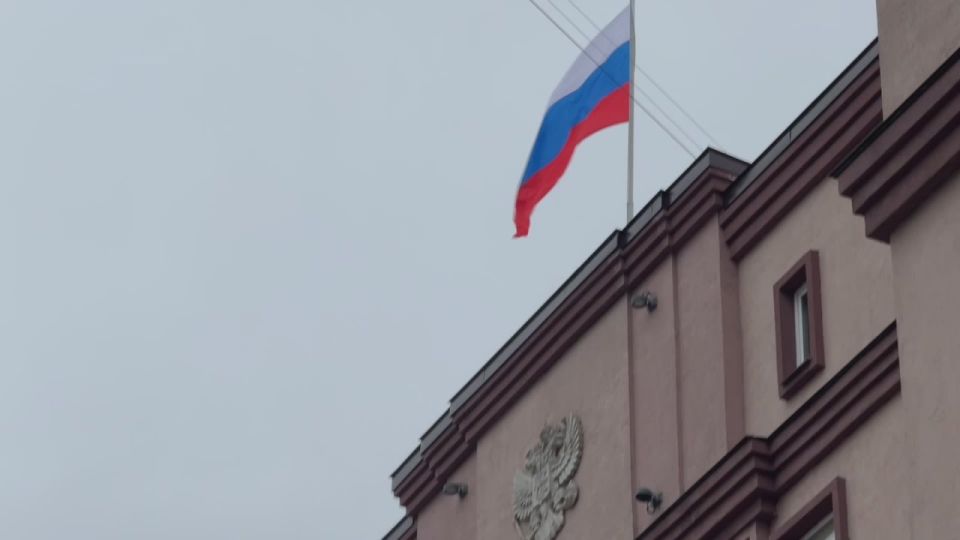 В Петербурге аферист оставил участника СВО без протеза и денег