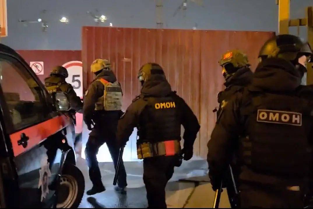 Сотрудники ОМОН «Бастион» Главного управления Росгвардии по г. Санкт-Петербургу и Ленинградской области оказали силовую поддержку СК России, представителям военного комиссариата и военной полиции в проведении планового рейда...