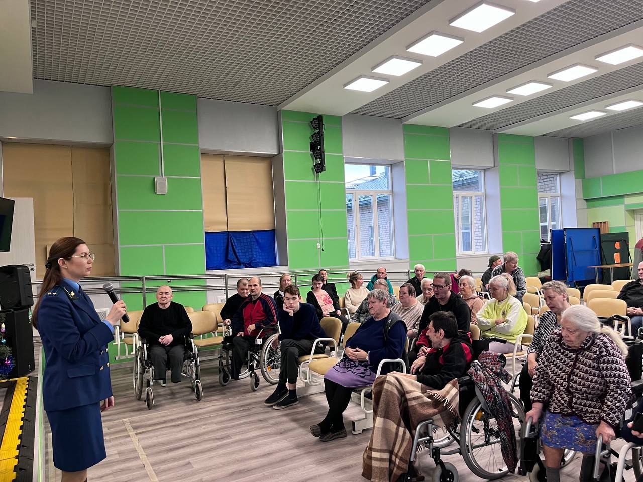 Ленинградской области защищает права пожилых людей и инвалидов