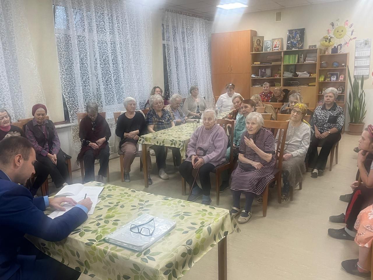 Ленинградской области защищает права пожилых людей и инвалидов Ленинградской области защищает права пожилых людей и инвалидов