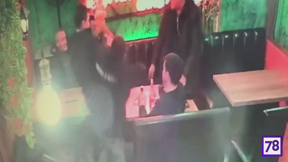 Появились кадры поножовщины в кафе на Гончарной