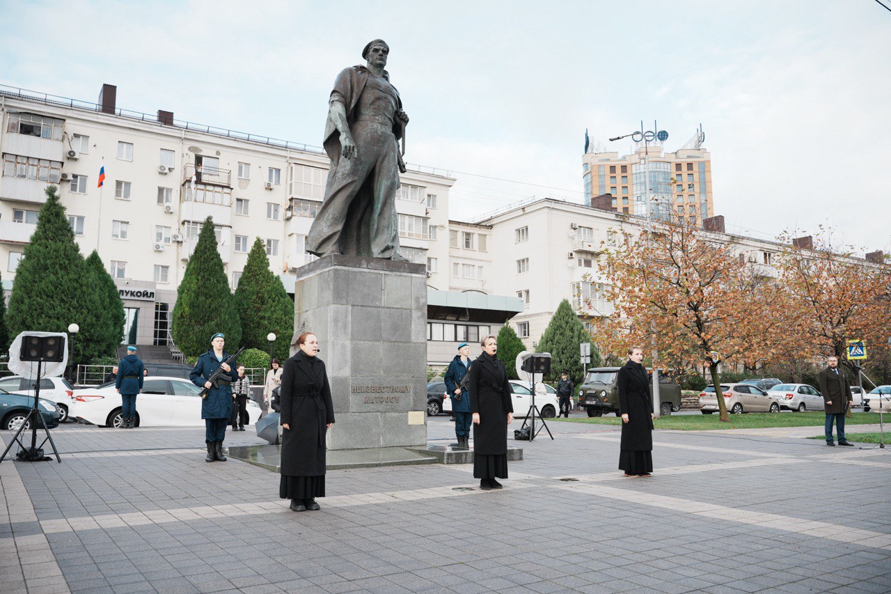 Начальник Новороссийского ЛО МВД России на транспорте принял участие в памятном мероприятии, посвященном Дню Неизвестного Солдата Начальник Новороссийского ЛО МВД России на транспорте принял участие в памятном мероприятии, посвященном Дню Неизвестного Солдата