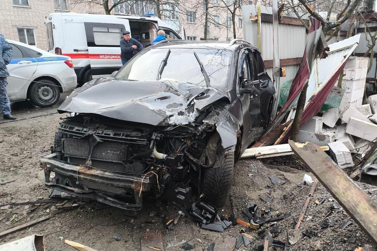 В Приозерске Volkswagen Tiguan врезался в столб В Приозерске Volkswagen Tiguan врезался в столб