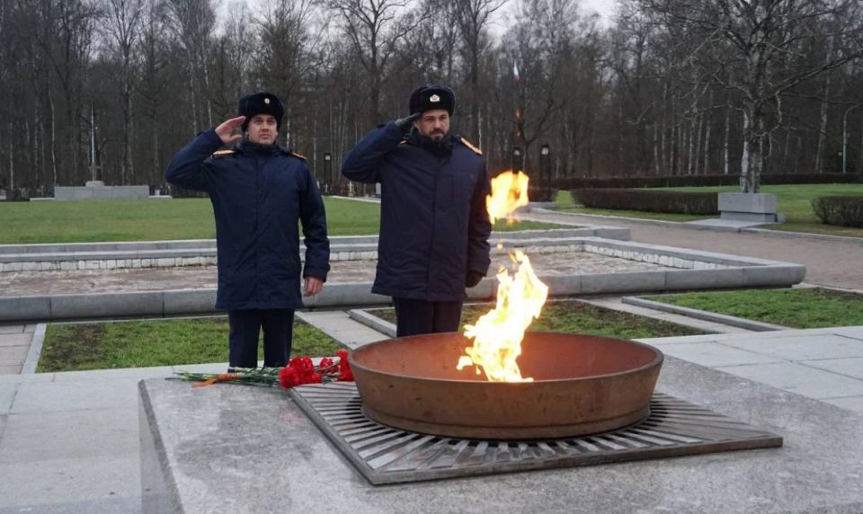 Сотрудники ГСУ СК России по Санкт-Петербургу почтили память павших героев