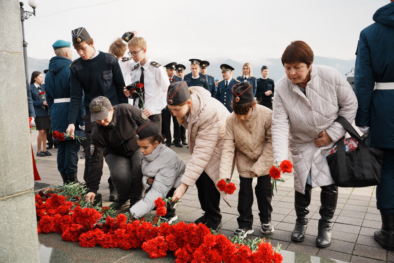 Начальник Новороссийского ЛО МВД России на транспорте принял участие в памятном мероприятии, посвященном Дню Неизвестного Солдата Начальник Новороссийского ЛО МВД России на транспорте принял участие в памятном мероприятии, посвященном Дню Неизвестного Солдата