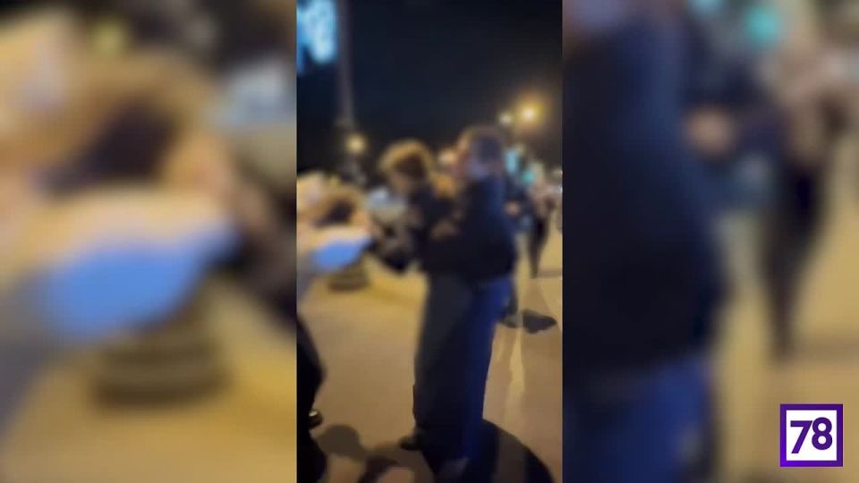 Три школьницы попали в полицию после жёсткой драки на вокзале в Павловске