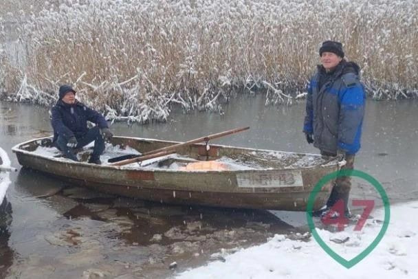 В Ленобласти разрешили жителям отрезанных от дорог деревень использовать маломерные суда до начала ледостава