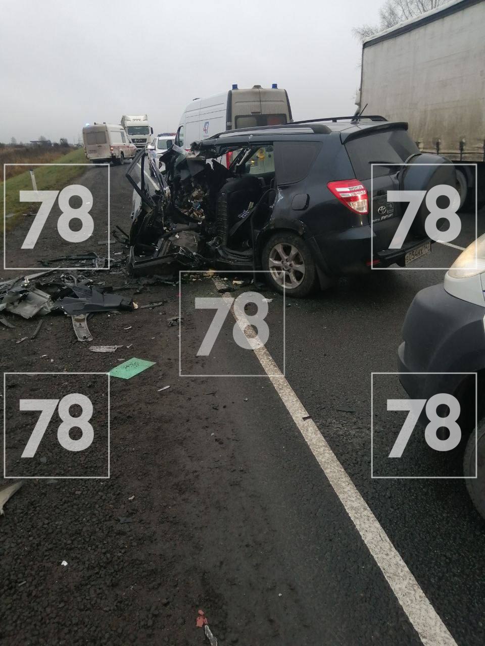 Три человека пострадали в ДТП на 87 километре трассы «Кола» Три человека пострадали в ДТП на 87 километре трассы «Кола»