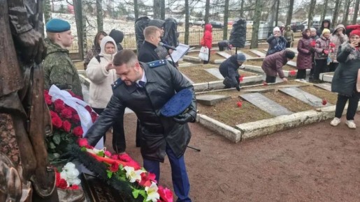 Тихвинский городской прокурор принял участие в торжественных мероприятиях, посвящённых 84-й годовщине освобождения города от немецко-фашистских захватчиков