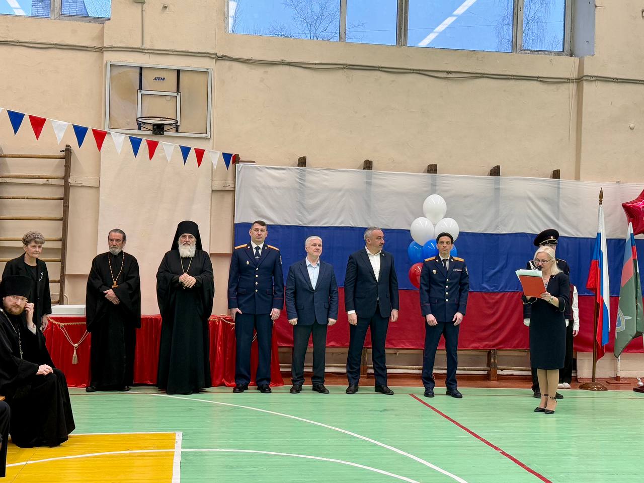 В Тихвине открылся подшефный класс Следственного комитета России В Тихвине открылся подшефный класс Следственного комитета России