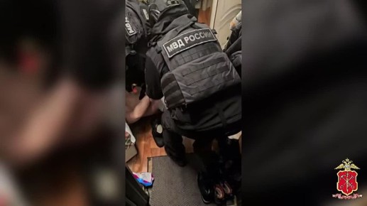 Уголовный розыск Петербурга "накрыл" "брачный бизнес" по легализации мигрантов