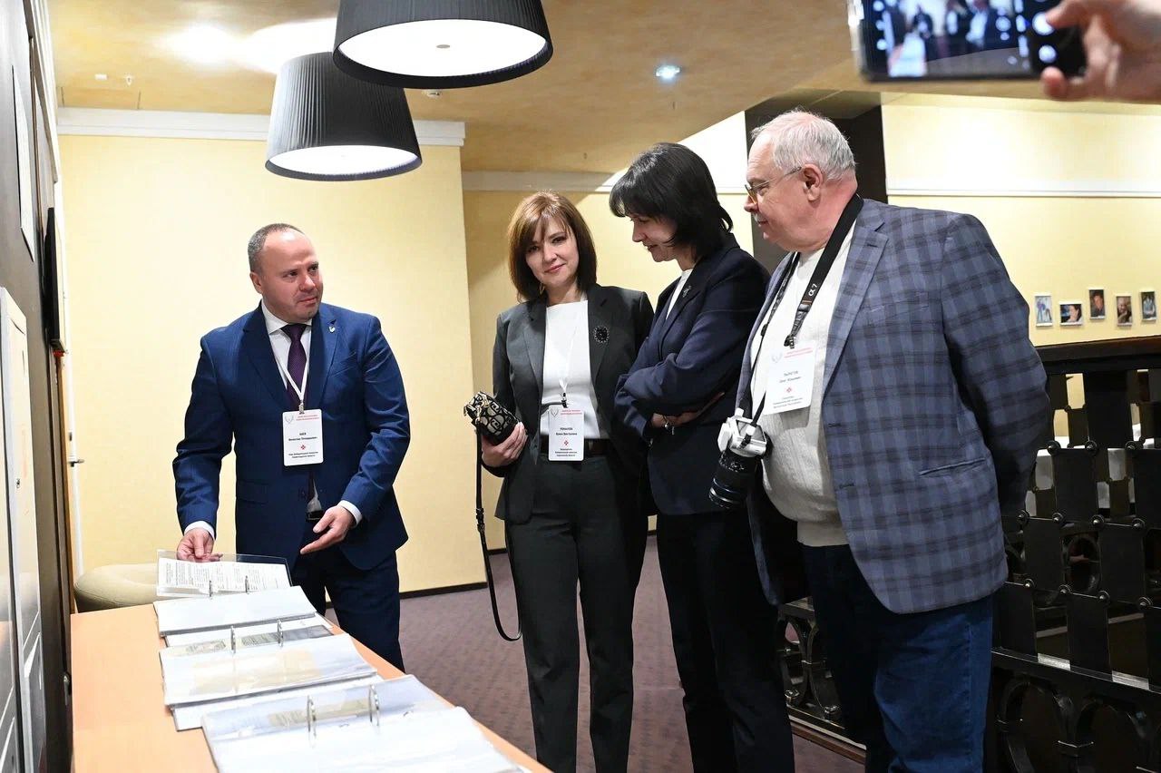 Михаил Лебединский, председатель Избирательной комиссии Ленинградской области и член Избирательной комиссии с правом решающего голоса Вячеслав Баев принимают участие в межрегиональном семинаре по вопросам юридического... Михаил Лебединский, председатель Избирательной комиссии Ленинградской области и член Избирательной комиссии с правом решающего голоса Вячеслав Баев принимают участие в межрегиональном семинаре по вопросам юридического...