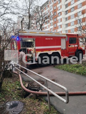 В Кировске пожарные спасли девочку с шестого этажа