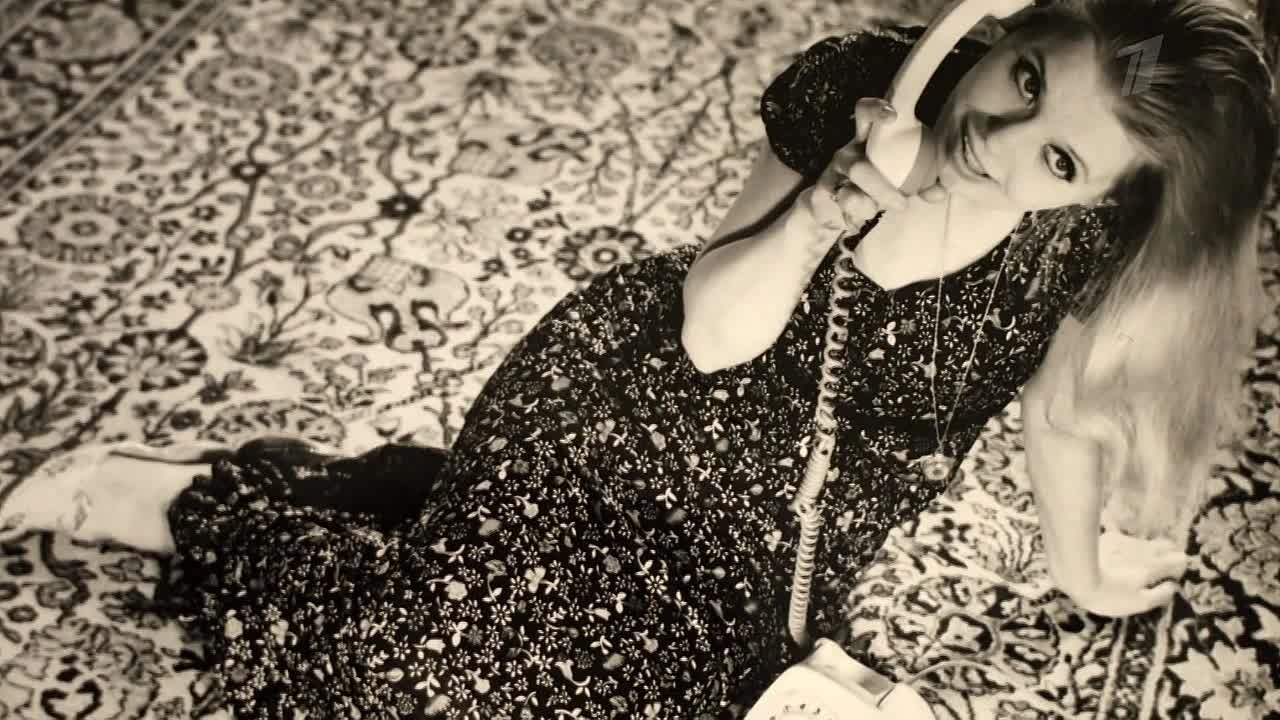 На первом — документальный фильм к 75-летию со дня рождения Людмилы Сенчиной