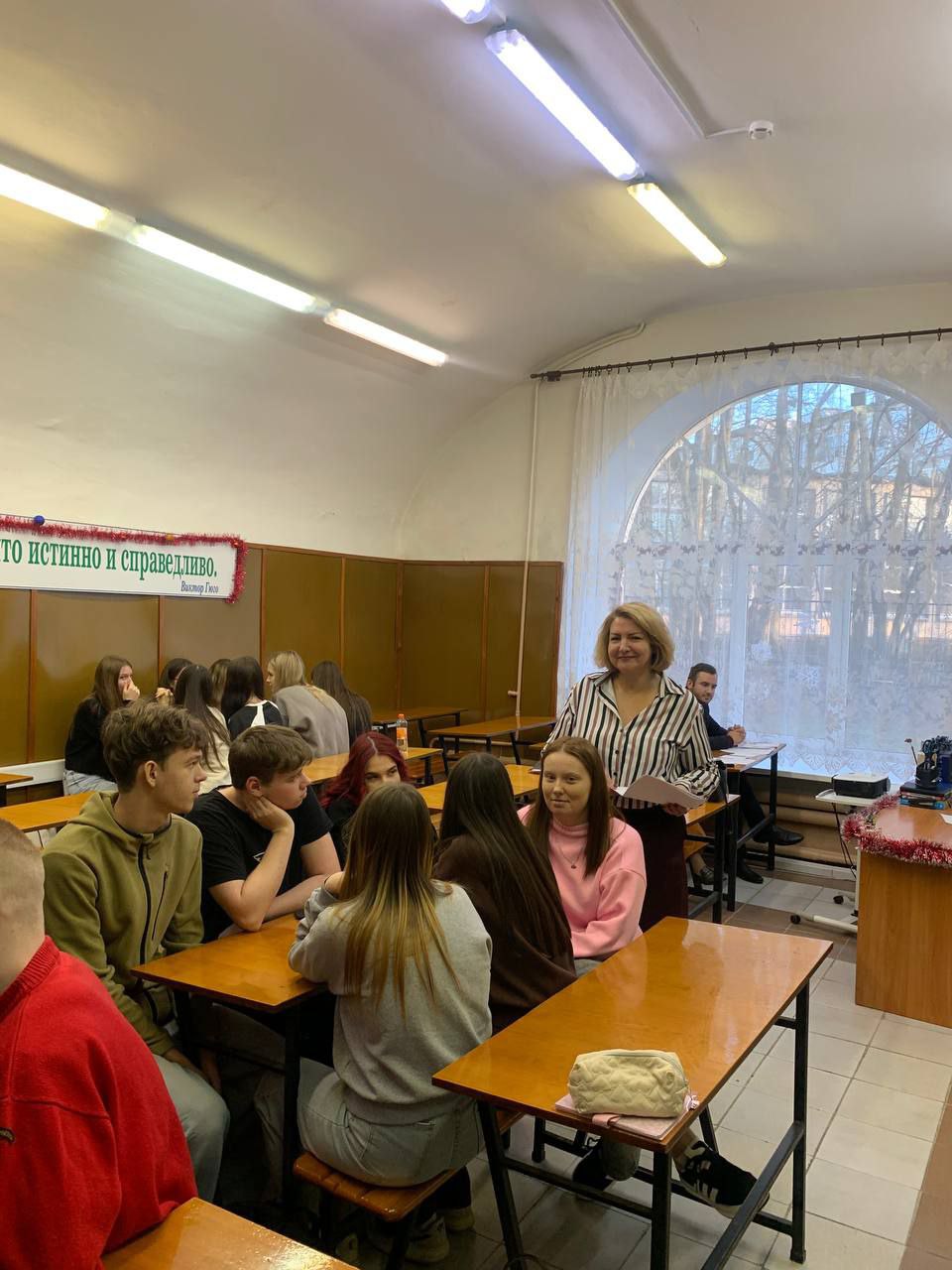 ДЕНЬ КОНСТИТУЦИИ РОССИИ. 12 декабря территориальные избирательные комиссии 47 региона провели мероприятия с молодёжью, посвящённые основному закону страны ДЕНЬ КОНСТИТУЦИИ РОССИИ. 12 декабря территориальные избирательные комиссии 47 региона провели мероприятия с молодёжью, посвящённые основному закону страны