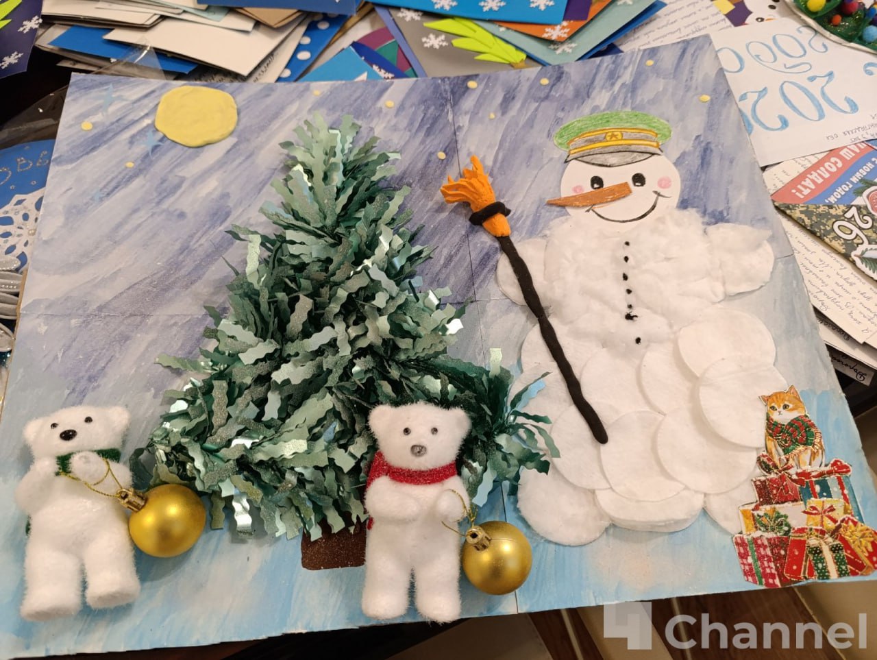 Дети Ленинградской области подготовили новогодние открытки и подарки для участников специальной военной операции Дети Ленинградской области подготовили новогодние открытки и подарки для участников специальной военной операции